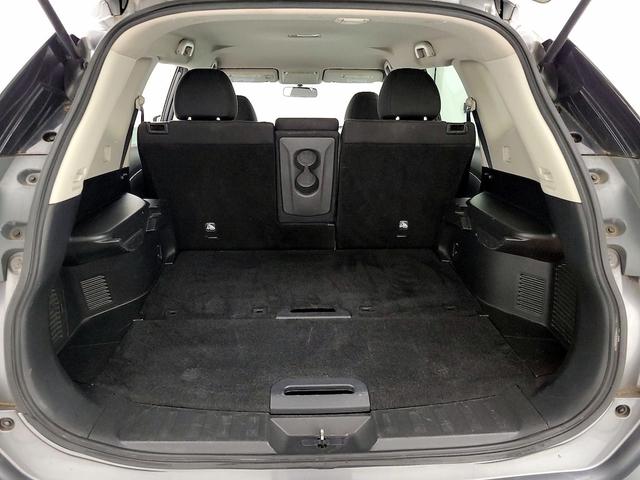 Photo of 2016 Gray Nissan Rogue