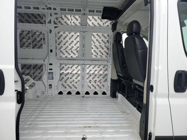 Photo of 2021 White RAM ProMaster 2500