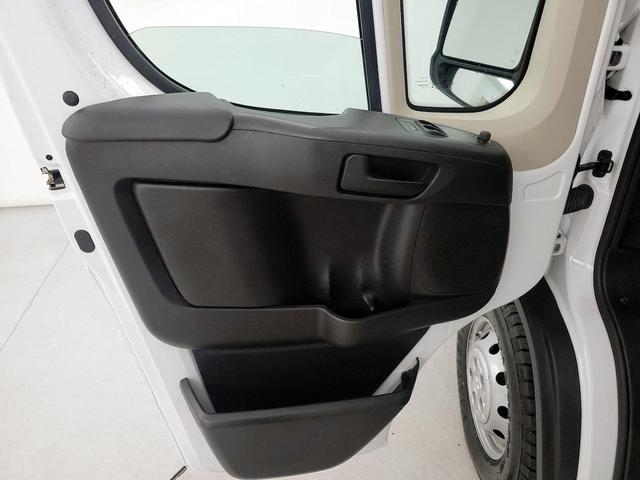 Photo of 2021 White RAM ProMaster 2500