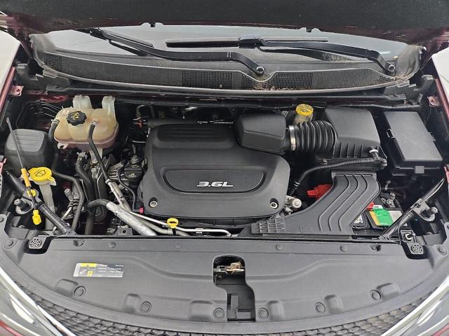 Photo of 2017 Red Chrysler Pacifica