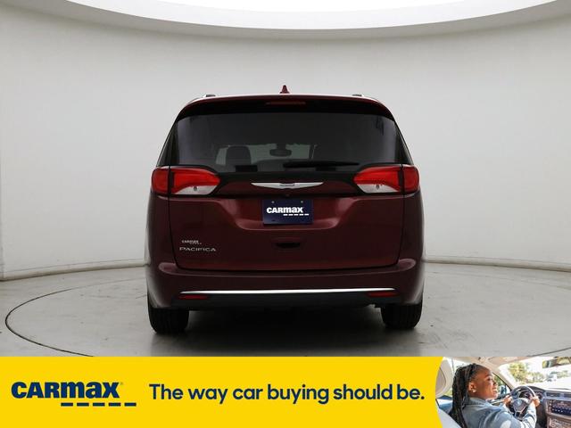 Photo of 2017 Red Chrysler Pacifica