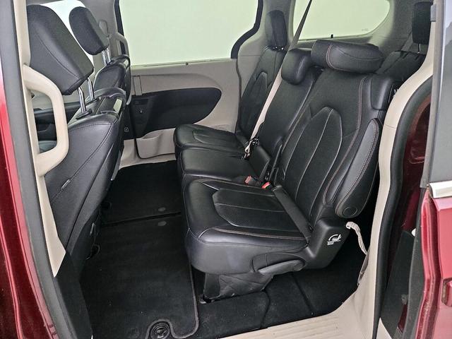 Photo of 2017 Red Chrysler Pacifica