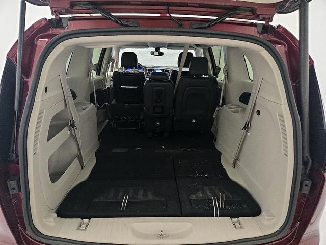 Photo of 2017 Red Chrysler Pacifica