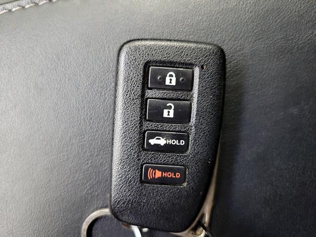 Photo of 2013 Silver Lexus ES 350