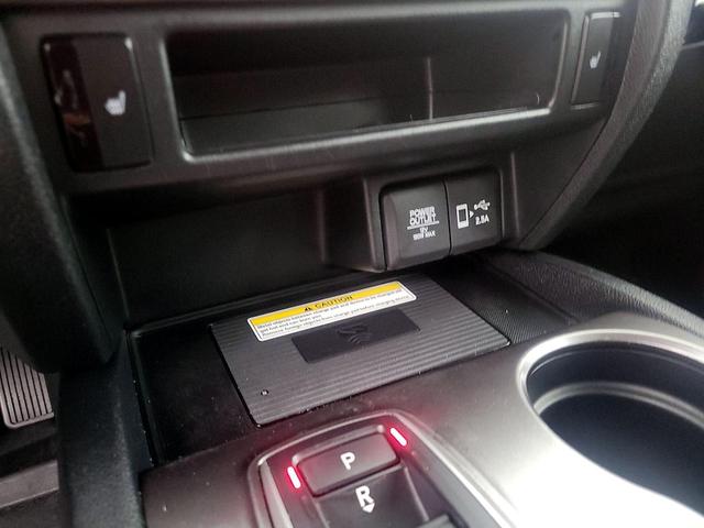 Photo of 2022 Gray Honda Pilot