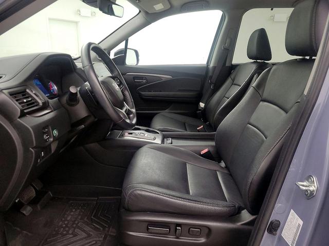 Photo of 2022 Gray Honda Pilot