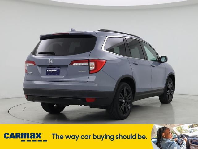 Photo of 2022 Gray Honda Pilot