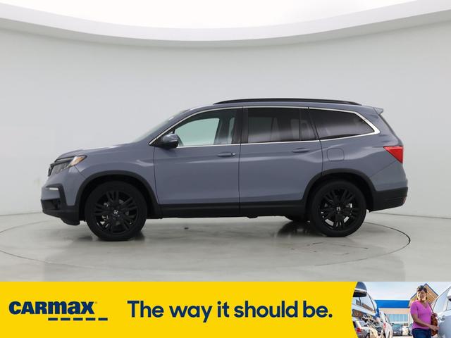 Photo of 2022 Gray Honda Pilot