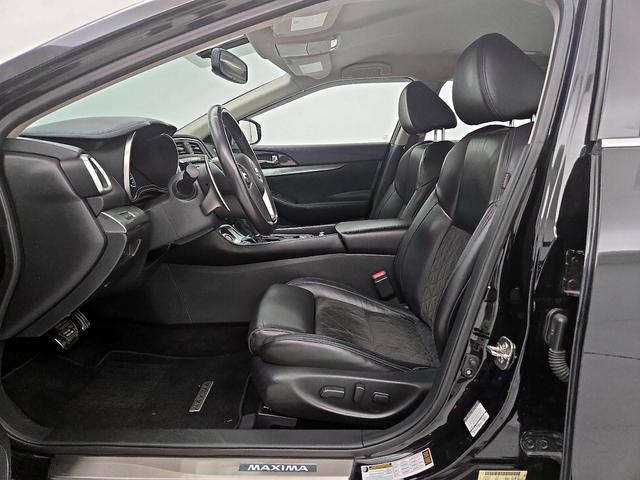 Photo of 2016 Black Nissan Maxima