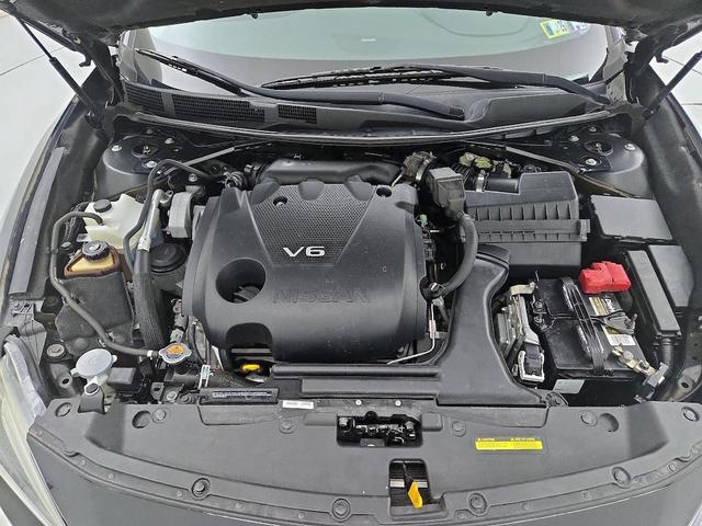 Photo of 2016 Black Nissan Maxima