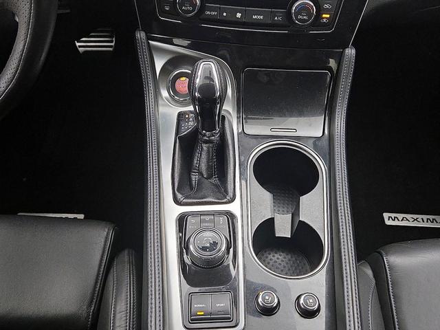 Photo of 2016 Black Nissan Maxima