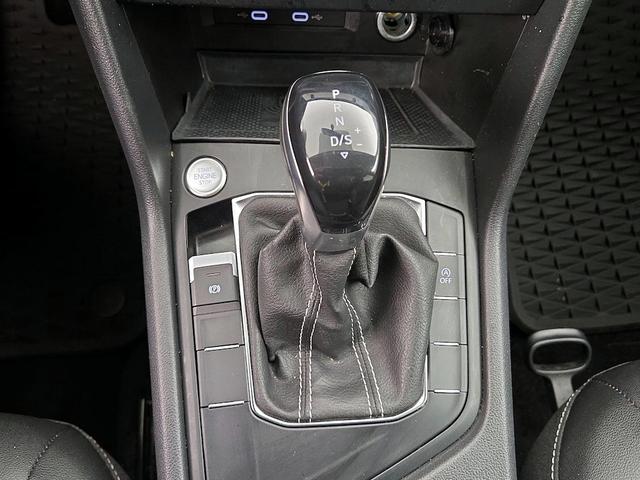 Photo of 2022 Gray Volkswagen Taos