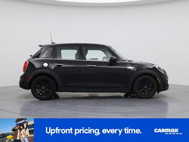Photo of 2019 Black MINI Hardtop