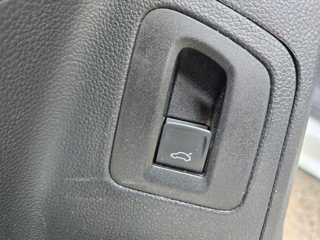 Photo of 2021 White Volkswagen Atlas