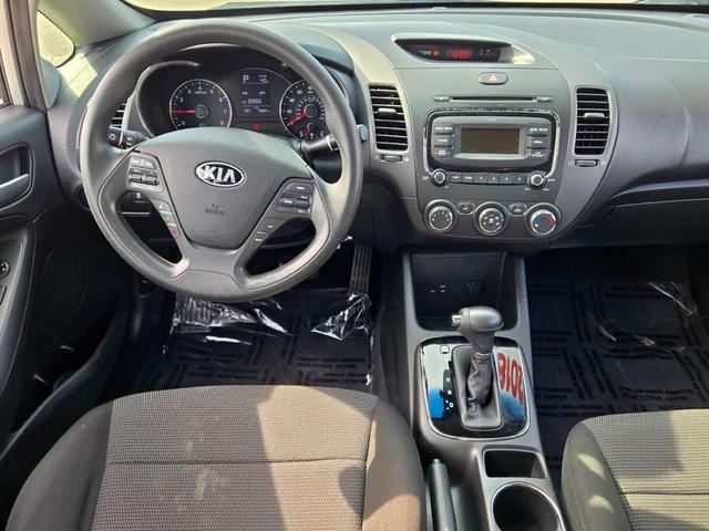 Photo of 2018 Silky Silver Kia Forte