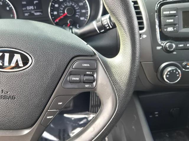 Photo of 2018 Silky Silver Kia Forte
