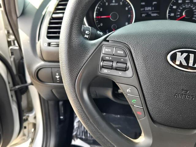 Photo of 2018 Silky Silver Kia Forte