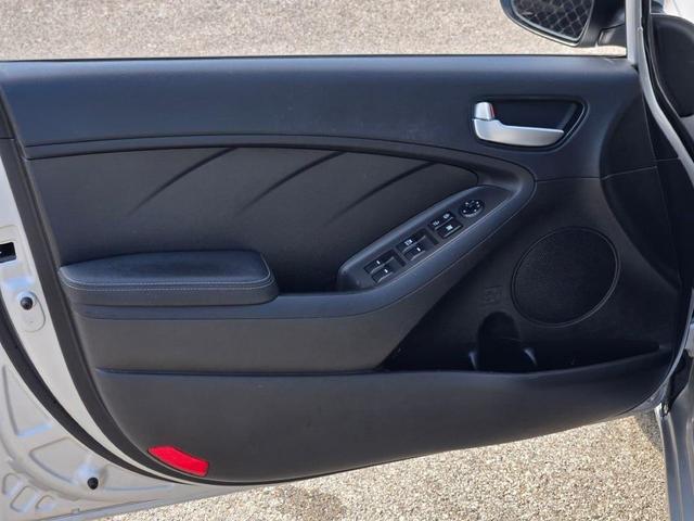 Photo of 2018 Silky Silver Kia Forte