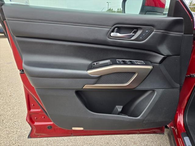 Photo of 2022 Scarlet Ember Tintcoat Nissan Pathfinder