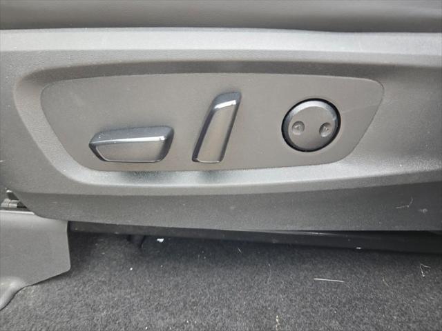 Photo of 2022 Scarlet Ember Tintcoat Nissan Pathfinder