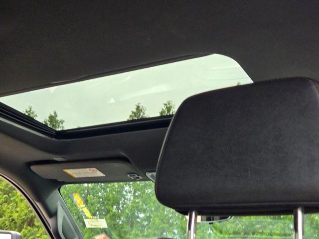 Photo of 2023 Summit White GMC Sierra 2500