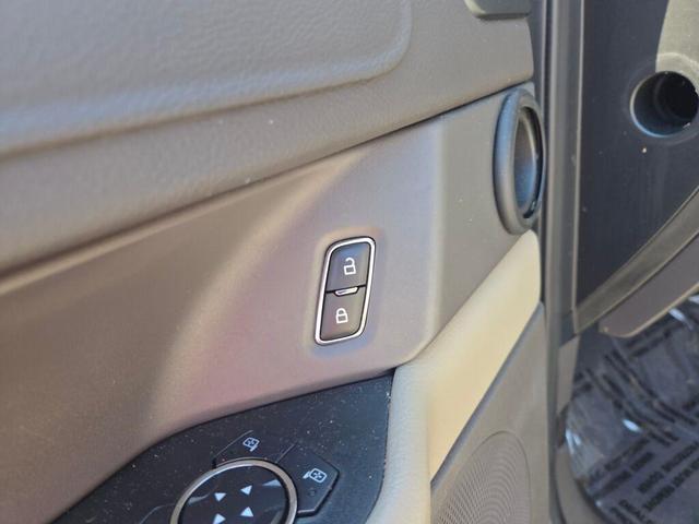 Photo of 2020 Oxford White Ford Expedition
