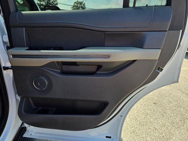 Photo of 2020 Oxford White Ford Expedition