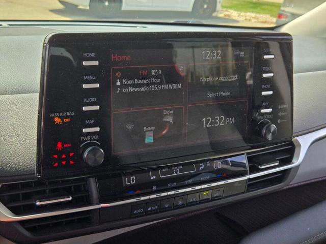 Photo of 2021 Pearl Toyota Sienna