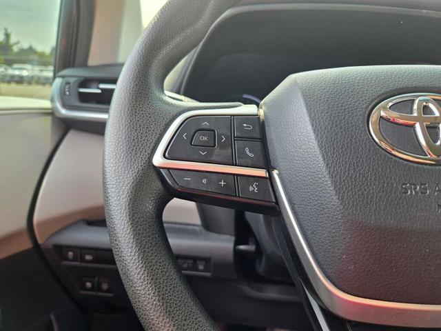 Photo of 2021 Pearl Toyota Sienna