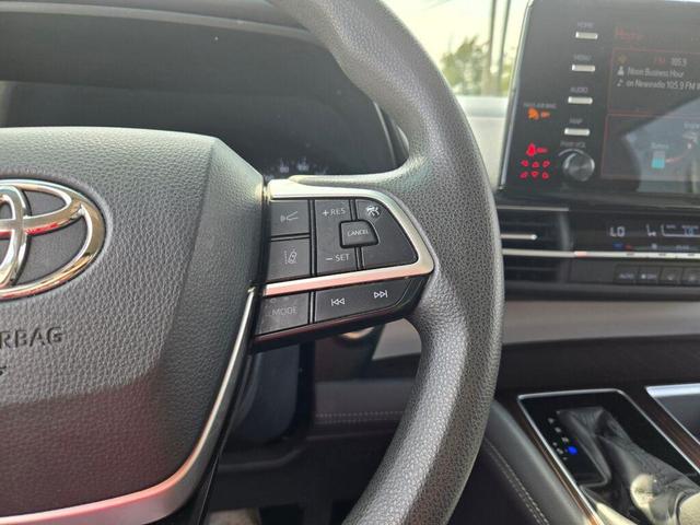 Photo of 2021 Pearl Toyota Sienna