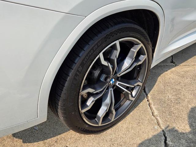 Photo of 2020 Alpine White BMW X4 M