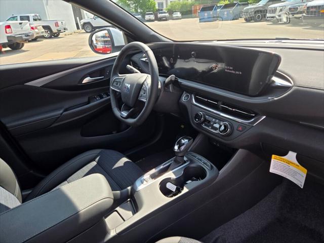 Photo of 2025 Summit White Buick Envista