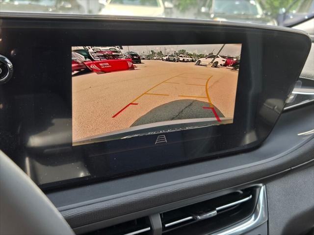 Photo of 2025 Summit White Buick Envista