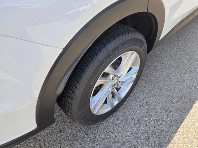 Photo of 2025 Summit White Buick Envista