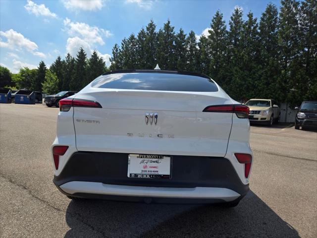 Photo of 2025 Summit White Buick Envista