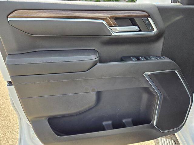 Photo of 2023 Summit White Chevrolet Silverado 1500