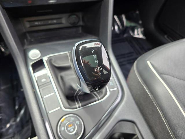 Photo of 2024 Kings Red Metallic Volkswagen Tiguan