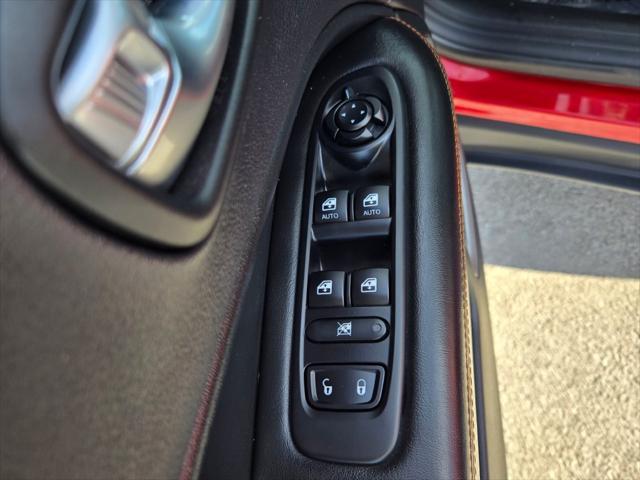 Photo of 2019 Redline Pearlcoat Jeep Compass