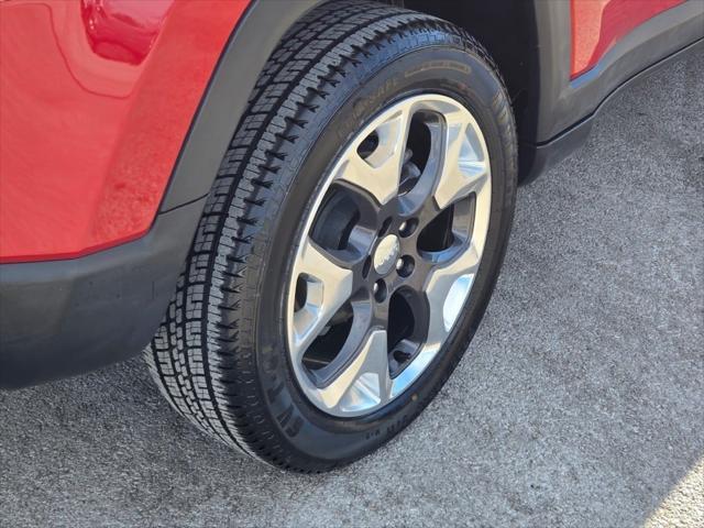 Photo of 2019 Redline Pearlcoat Jeep Compass