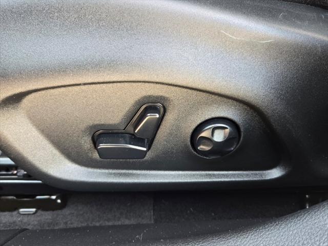 Photo of 2019 Redline Pearlcoat Jeep Compass