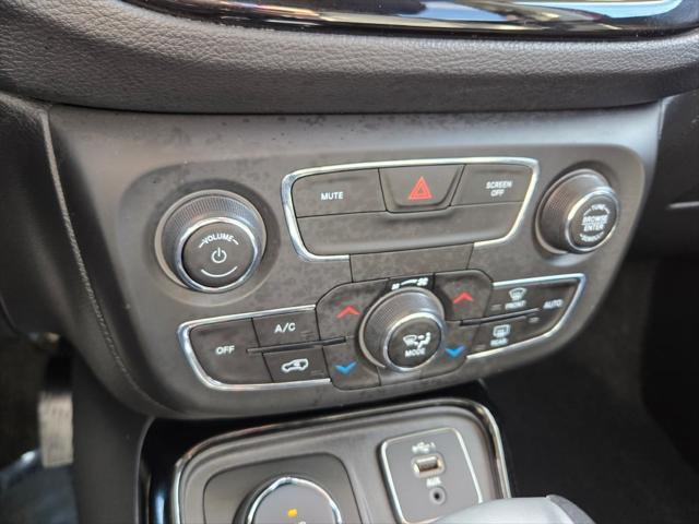 Photo of 2019 Redline Pearlcoat Jeep Compass