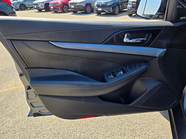 Photo of 2017 Gun Metallic Nissan Maxima
