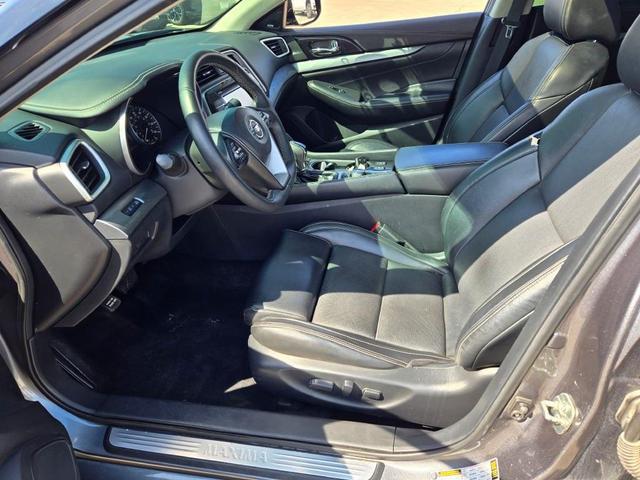 Photo of 2017 Gun Metallic Nissan Maxima