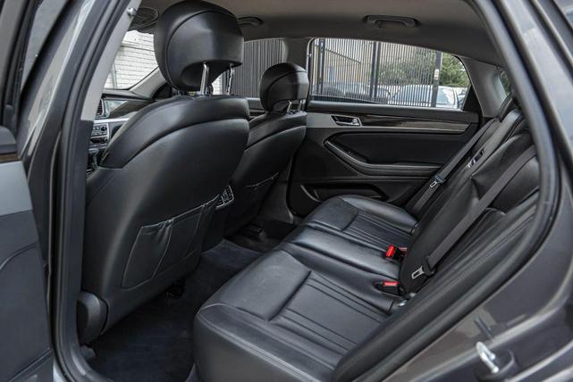 Photo of 2019 Gray Genesis G80