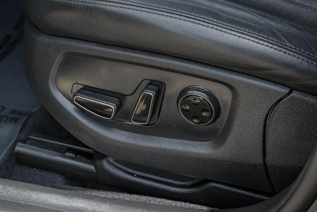 Photo of 2019 Gray Genesis G80