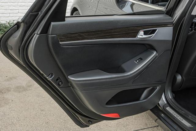 Photo of 2019 Gray Genesis G80