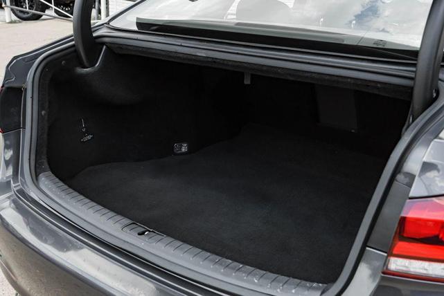 Photo of 2019 Gray Genesis G80