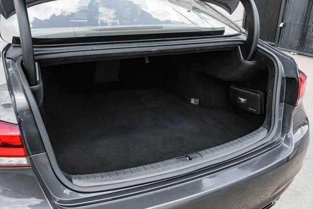 Photo of 2019 Gray Genesis G80