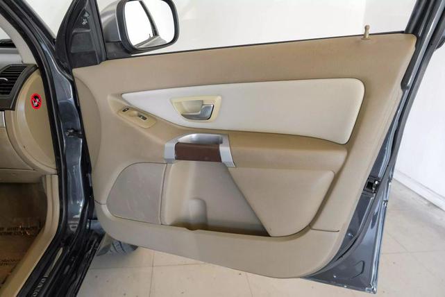 Photo of 2013 Gray Volvo XC90