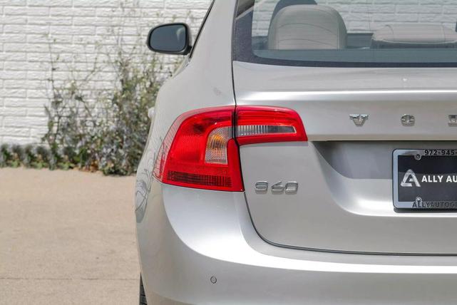 Photo of 2017 Gold Volvo S60 Inscription